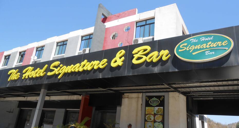 Hotel Signature Bar & Restaurant, Dungarpur 1